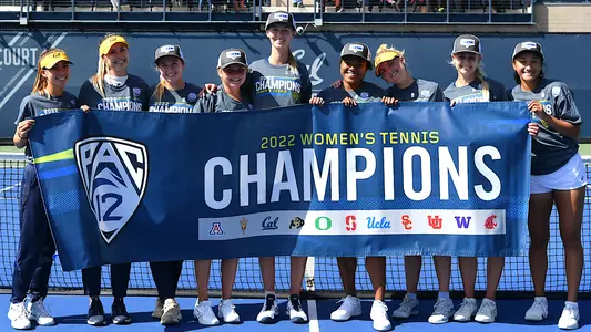L to R: Makenna Thiel, Jada Bui, Erin Richardson, Katja Wiersholm, Julia Rosenqvist, Haley Giavara, Cami Brown, Hannah Viller Moeller and Jessica Alsola.