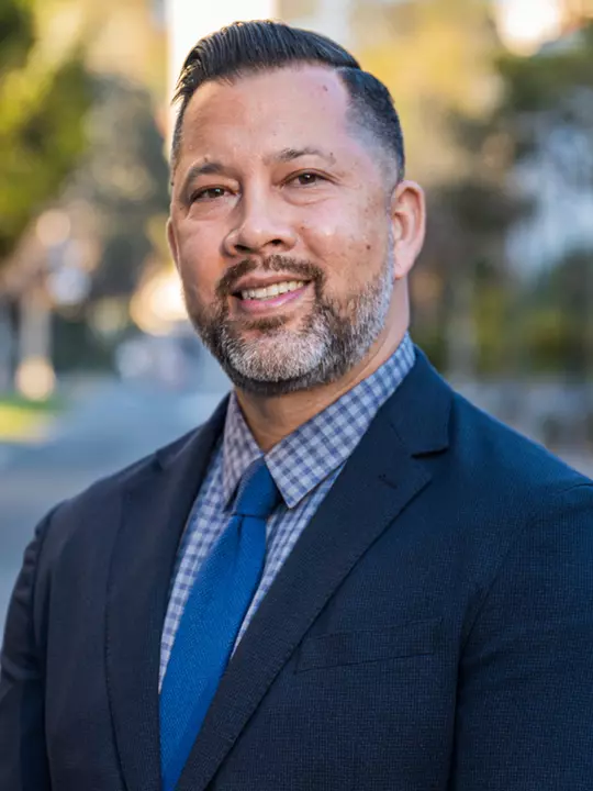 Dr. Graig Chow