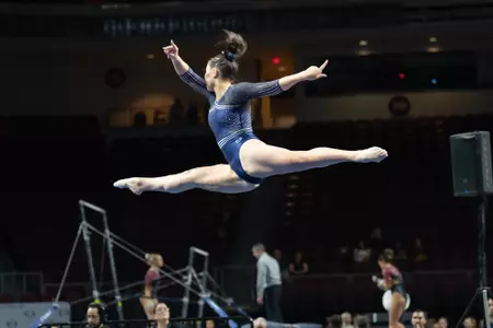 Maddie Williams Floor Super 16