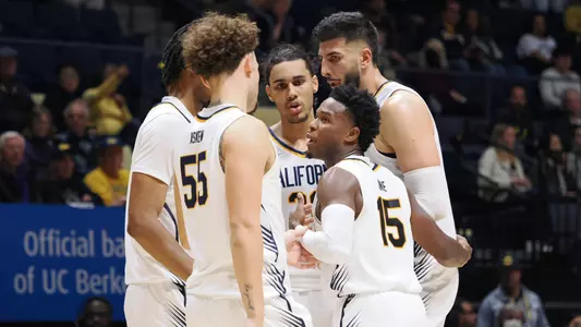 Men's Basketball: Team Huddle vs. Pacific
