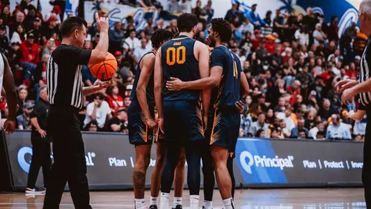 Men's Basketball: Team Huddle vs. San Diego State