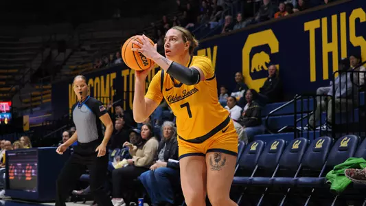 Marta Suarez shoots against Texas A&M