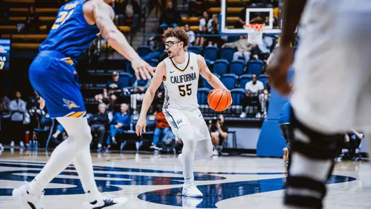 Men's Basketball: Devin Askew