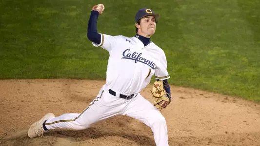 Christian Becerra pitching