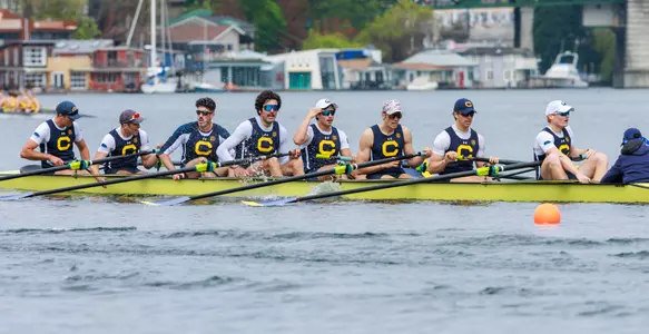 Cal men's rowing defeats Washington
