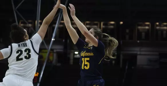 Leilani McIntosh shoots against WSU