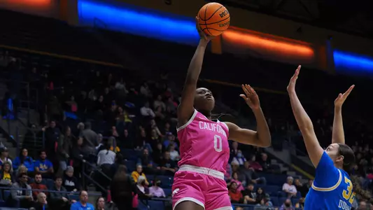 Michelle Onyiah layup against UCLA