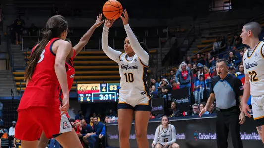Lulu Twidale shoots against Arizona