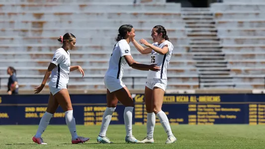 September 1, 2024; Berkeley, California, USA; WSOC: Cal vs. Cal State Bakersfield at Edwards Stadium. Karlie Lema, Campbell Carroll (Photo credit: Al Sermeno/KLC fotos)