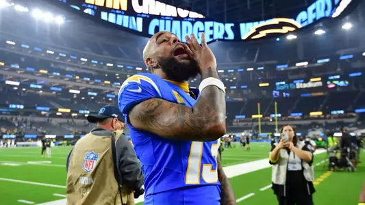 2025-11-12 Keenan Allen Sets Chargers’ Reception Record NFL: Pittsburgh Steelers at Los Angeles Chargers