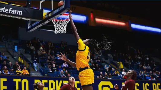 Cal WBB: Michelle Onyiah scores against Boston College