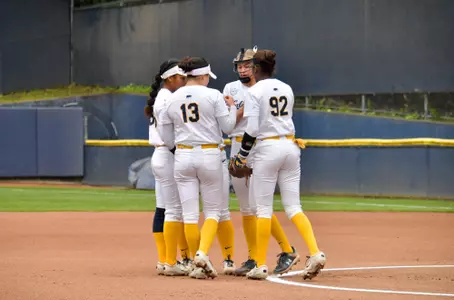 Bears Drop Series Finale To Yellow Jackets