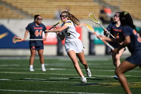 Jane Middleton looks to score.