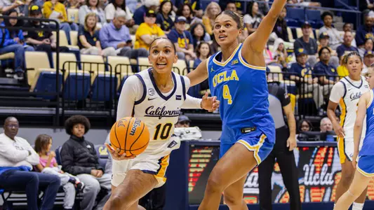 WBB: Lulu Twidale driving against UCLA 10.14.26
