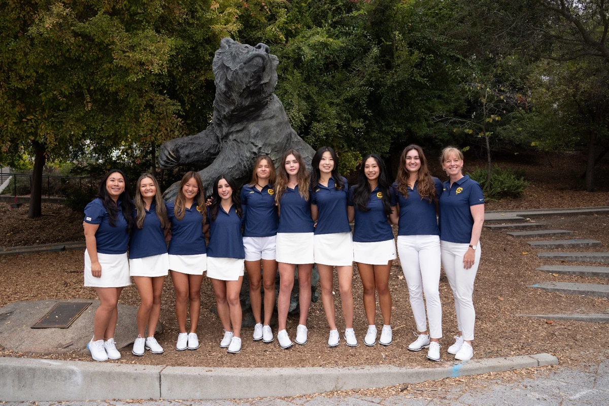 2026-27 Women's Golf Team Photo