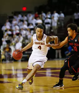 Former Chippewa standout Rayshawn Simmons is headed to the Czech Republic.