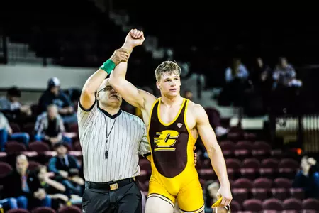 CJ Brucki (174 pounds) was one of four Chippewas to win by major decision Sunday in CMU's dual victory at Ohio.