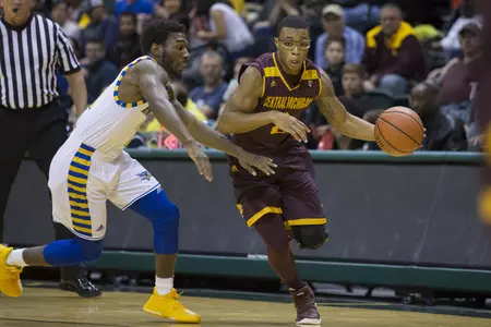 CMU's Shawn Roundtree was named the Most Outstanding Player in the Great Alaska Shootout. On Monday, he earned the MAC West Player of the Week Award.