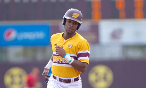 Zavier Warren
