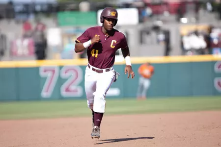 Zavier Warren