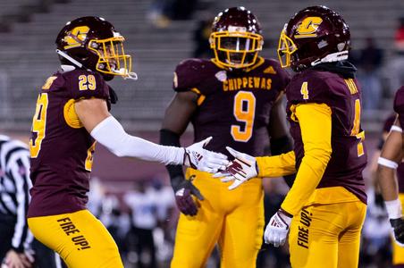 Re-energized Chippewas Celebrate, Look to Rivalry Game - Central