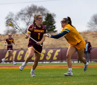 Lacrosse Falls 17-9 to Marquette Image