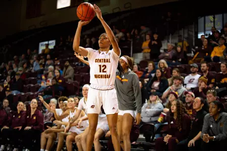Shorthanded Women’s Hoops holds off Miami on the road, 64-59 Image