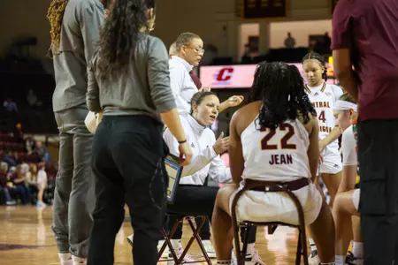 Head Coach Kristin Haynie