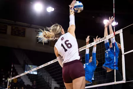 Volleyball: Round 1 of Weekend Showdown Goes to CMU Image