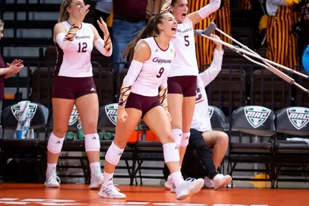 Four Chippewa Volleyball Players Earn CSC Academic All-District Image