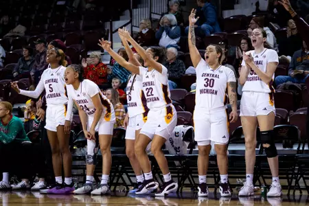 Women’s Hoops Finishes 2024 in Win Column over Milwaukee, 54-50 Image
