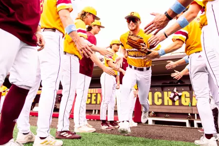 Baseball Entertains Western in Season-Ending Series Beginning Today Image