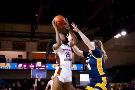 Toledo Slips Away from Women’s Basketball, 71-66; Darrington Muscles in Career-High 19 points Image