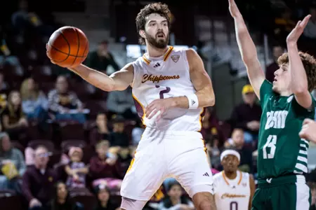 Men's Basketball Drops MAC Opener to Ohio, 57-55 Image