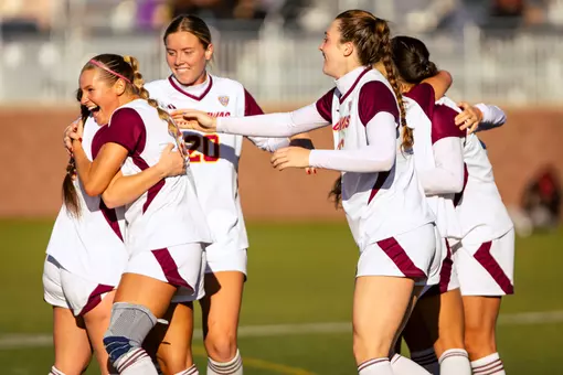 Soccer Blanks Eastern Michigan in Season Finale, 2-0