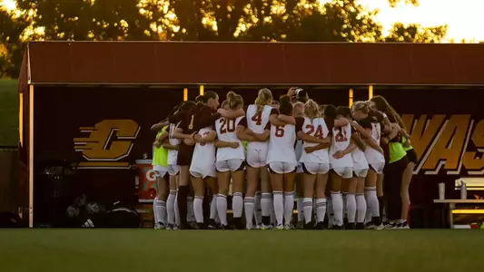 Soccer Engages in High-Scoring Affair in 4-3 Loss at Akron Image