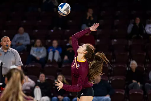 Volleyball Lands Four on CSC Academic All-District Team