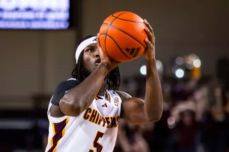 Men’s Basketball Falls to Wisconsin 88-61 Image