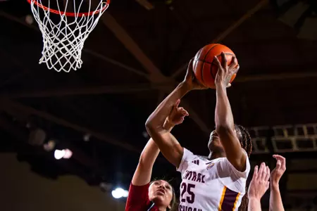 Women’s Basketball Downs Davenport in Home-Opener, 71-44 Image