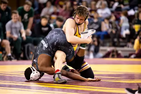 Shrader Named MAC West Wrestler of the Week Image