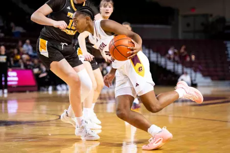 Women’s Basketball Completes Season Sweep of Western Michigan, 56-43 Image
