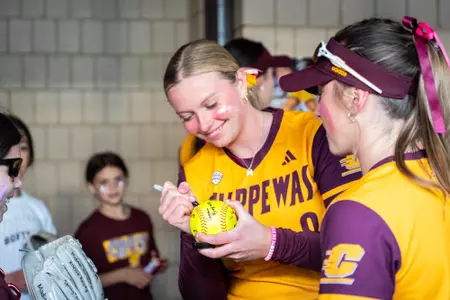 Weekend Series for Softball Changed Due to Impending Weather Image