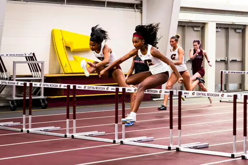 Chippewas Celebrate Successful Day at Spartan Invite