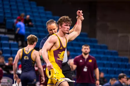 Shrader Earns NCAA At-Large Bid; Caves Named an Alternate Image
