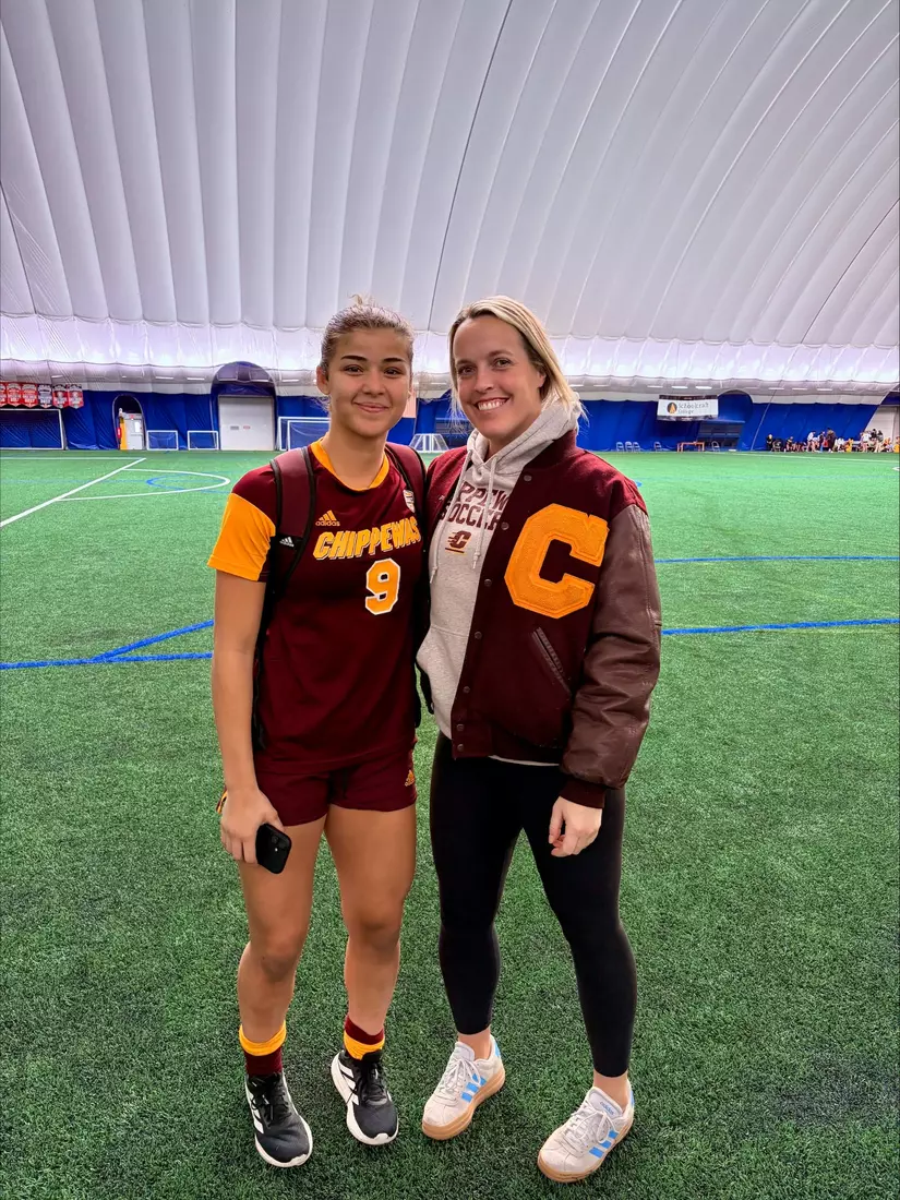 Naomi Phillips, Laura Gosse '15