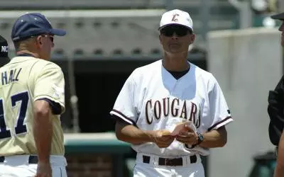 Cougs Coach Scrambling For Recruits