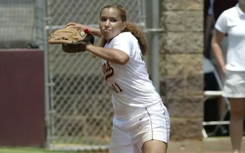 Cougars Fall to North Carolina 9-1 in Season Opener