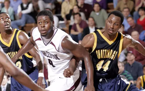 Cougars Earn Win over Wofford, 71-58