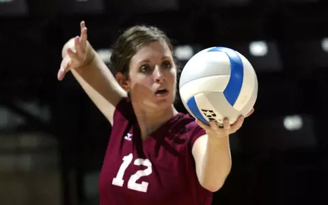 Charleston volleyball goes undefeated, wins Holiday Inn Classic
