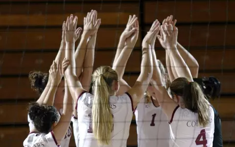 Charlotte defeats Illinois-Chicago 3-0 in opening round of the Holiday Inn Classic